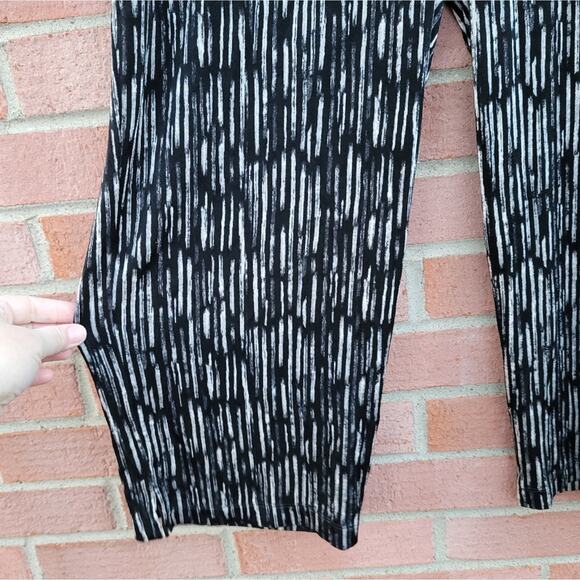 Chico's Travellers Slinky Printed Pull On Pants 3 Large - Picture 4 of 6